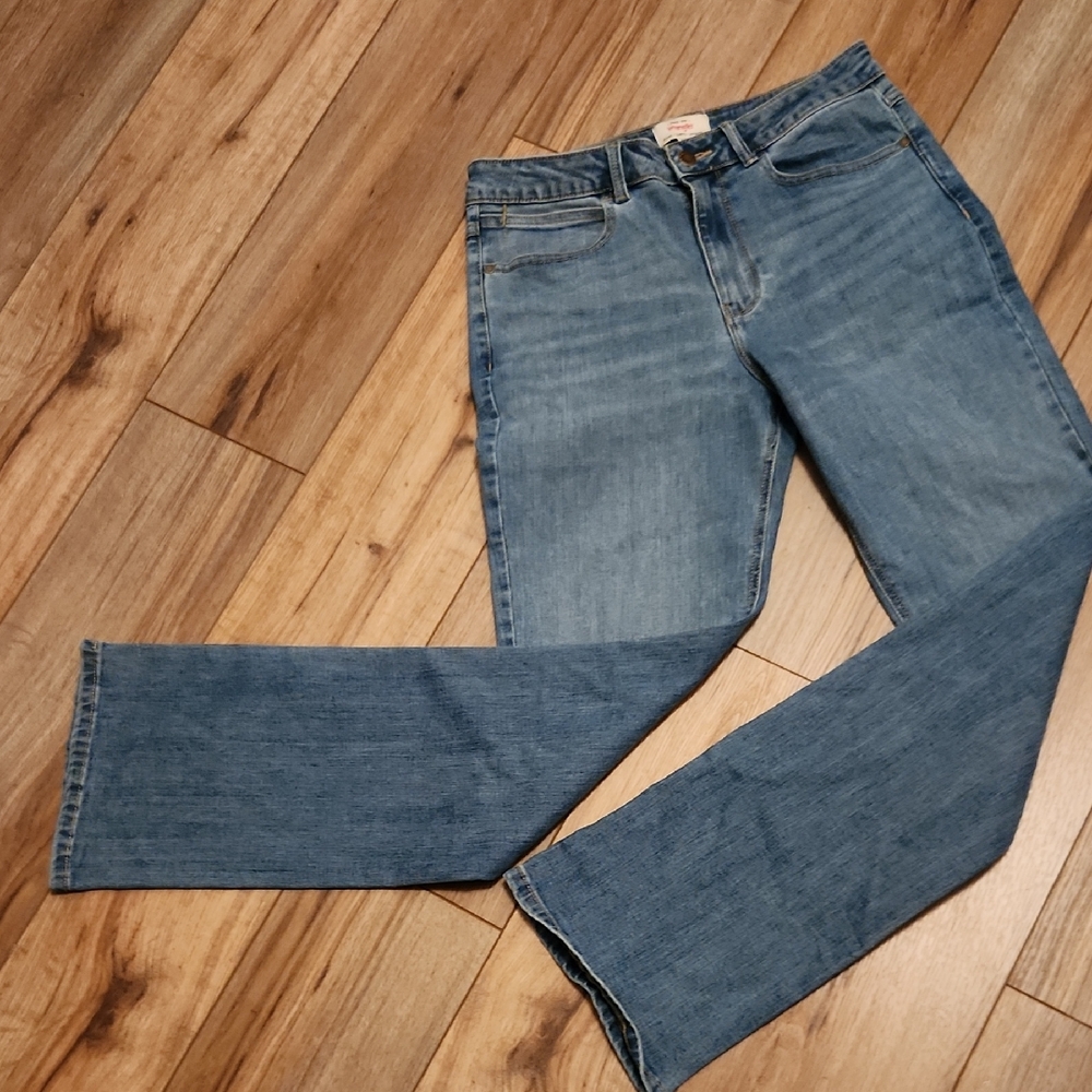 Wrangler Women's Boot-Cut Jeans - Medium Blue Wash Size 8 (30x31)